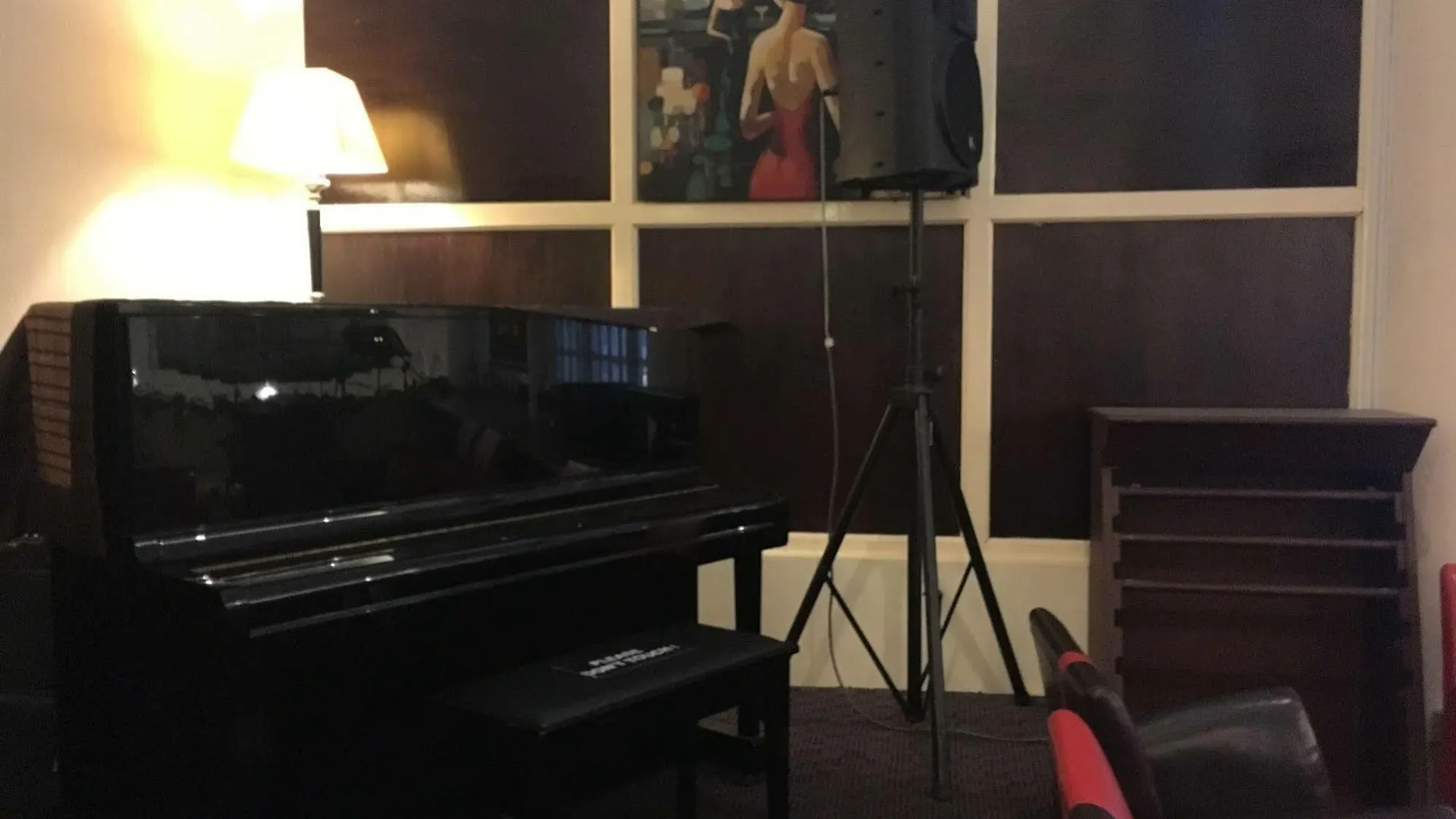 Ac Hotel By Marriott 이포 4*,